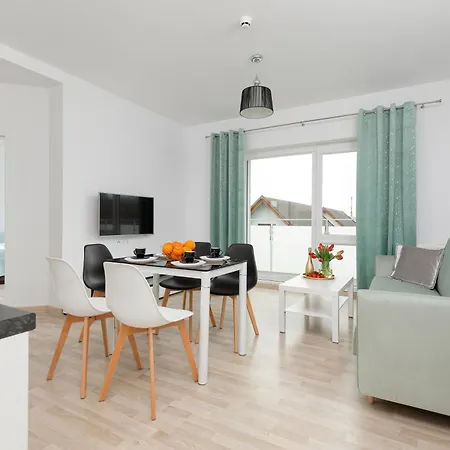 Seaside Butikowe Ii 200m Od Plazy * גרצי'יבובו