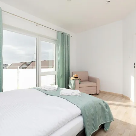 Seaside Butikowe Ii 200m Od Plazy גרצי'יבובו