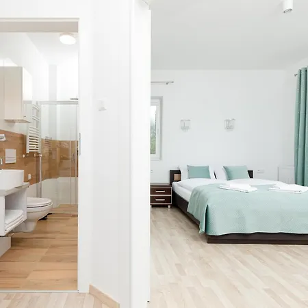 Seaside Butikowe Ii 200m Od Plazy * גרצי'יבובו